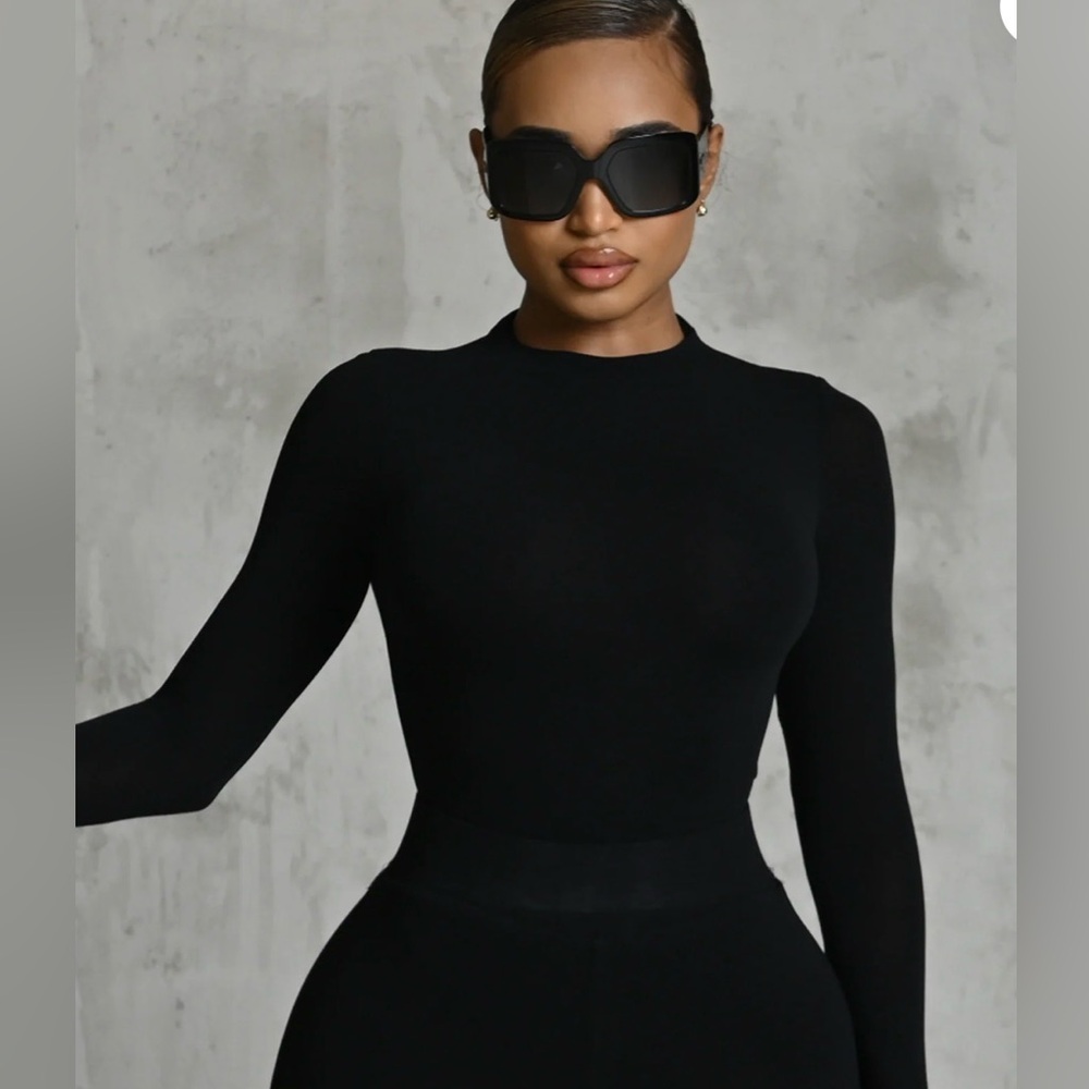 MATTE COLLECTION

Matte Basix Sculpt Bodysuit - Black XL